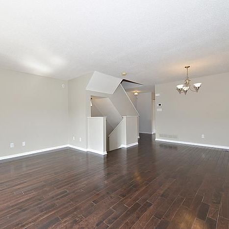 For Lease - 17 Glenhaven Private, Billings Bridge - Riverside Park and Area, Ontario - Photo 1