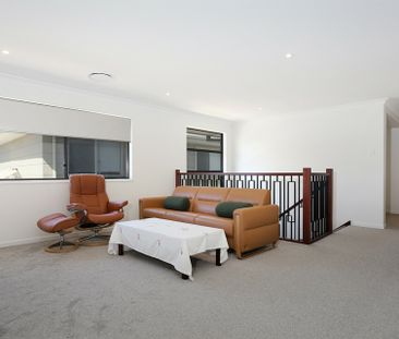 5 BEDROOM FAMILY HOME WITH CLUB ACCESS - Photo 3