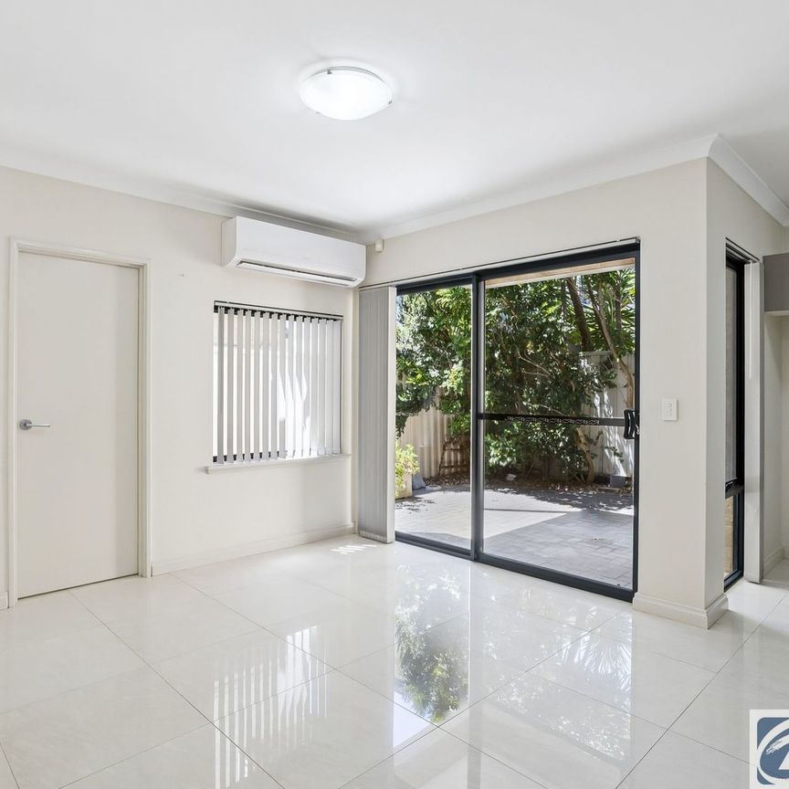 Spacious 4x2 Rear Townhouse in Innaloo HOME OPEN SATURDAY 21 FEBRUARY AT 12.00PM SHARP! - Photo 1