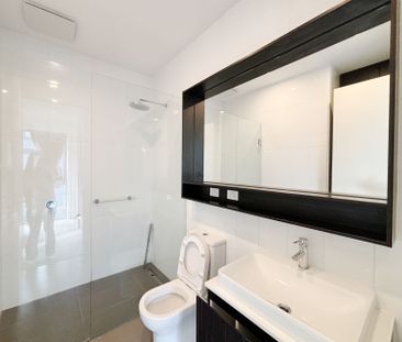 Stunning Three Level Townhouse For Rent in Port Melbourne - 3BED 2B... - Photo 5