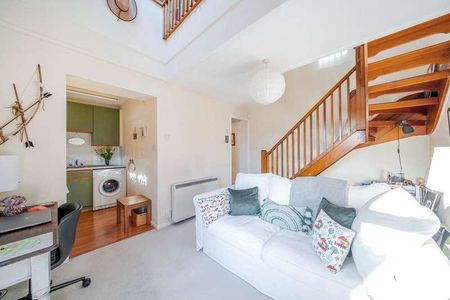 Alterton Close, Woking, GU21 - Photo 2