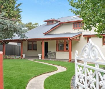 Brilliantly Located! An Idyllic Lifestyle Awaits! - Photo 3