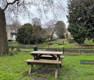 3 bedroom maisonette to rent - Photo 4