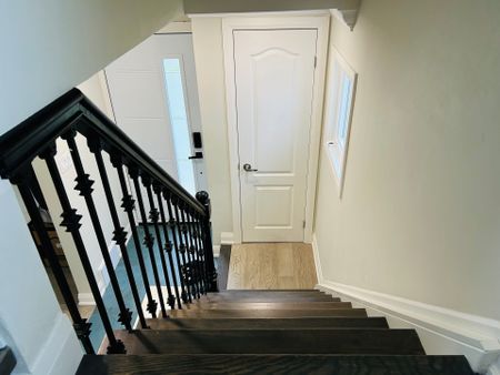 For Lease - 22 Wentworth Avenue, Toronto, Ontario - Photo 4