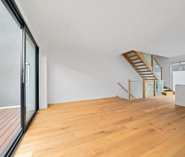 Stunning, brand new, CBD fringe - Photo 5