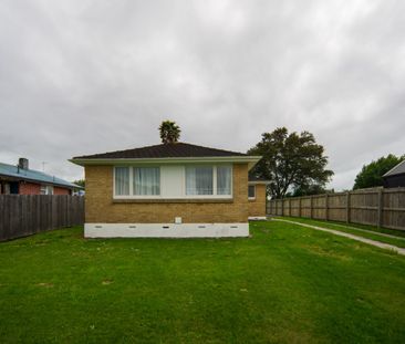 Recently Refurbished Three Bedroom - Photo 2