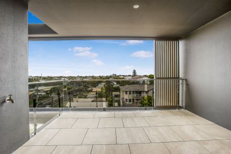 Brand New Apartment with Uninterrupted Ocean Views&excl;&excl; - Photo 4