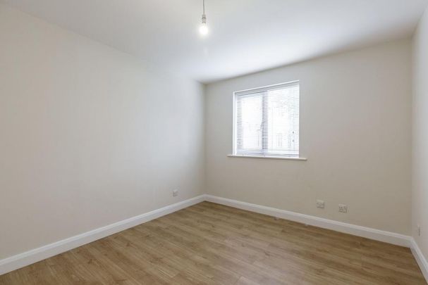 2 bedroom ground floor flat to rent - Photo 1