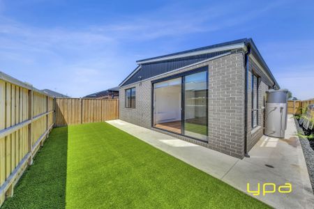 Brand-New, Custom-Built Luxury Living – 8 Daimen Street, Doreen - Photo 5