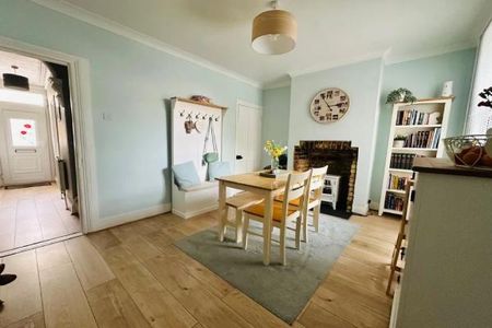 2 bedroom terraced house to rent - Photo 3
