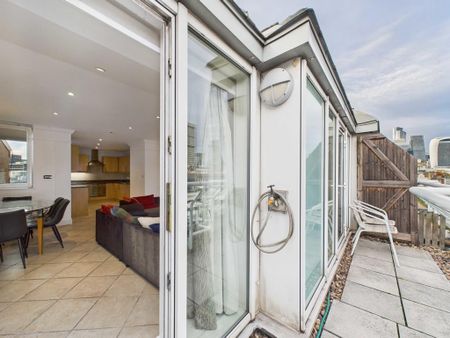 2 bedroom penthouse to rent - Photo 4