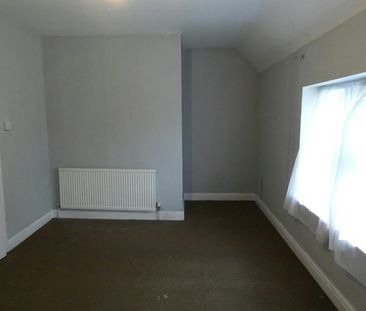 Semi-detached house to rent on - Photo 5