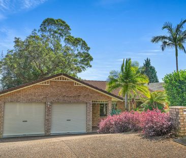 Great Family Home with Northerly Aspect - Lawns and garden maintena... - Photo 3