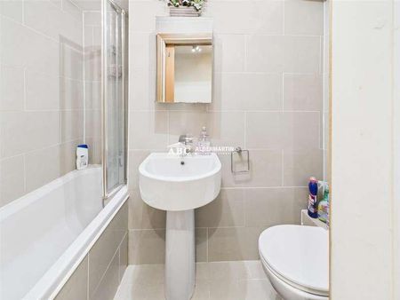 Heather Walk, Edgware, HA8 - Photo 2