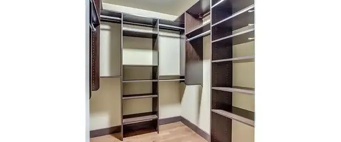 UNIQUE Spacious Living w/LARGE Walk in Closet in Quiet Established Neighborhood | 206 - 2417 17 Street Southwest, Calgary - Photo 1
