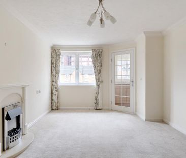 1 bedroom retirement property to rent - Photo 2