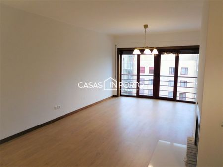 T2 com lugar de garagem em Condomínio de referência - Pinheiro Manso - Photo 4