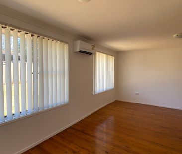 Freshly Painted & New Bathroom - Photo 1