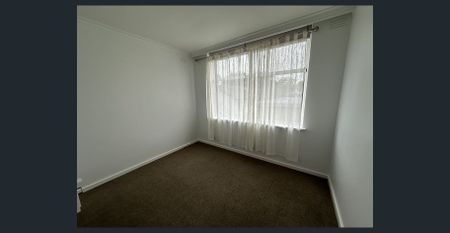 SPACIOUS APARTMENT IN FANTASTIC LOCATION! - Photo 4