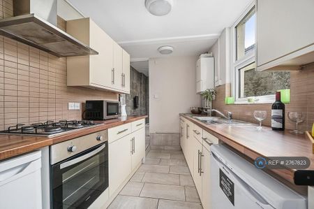 7 bedroom semi-detached house to rent - Photo 5