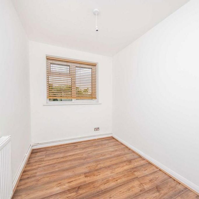 3 bedroom flat to rent - Photo 1