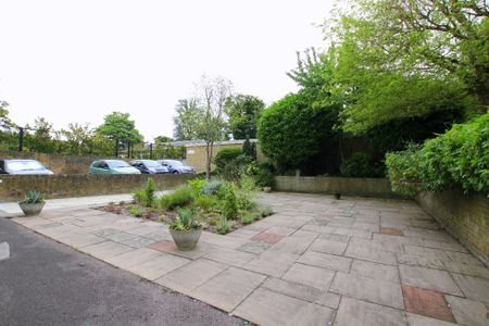 0 Bedroom Studio, Carlton Drive, Putney - Photo 2