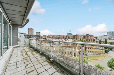 3 bedroom flat to rent - Photo 3