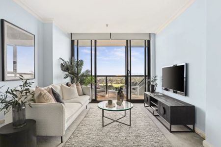 Expansive Sky-Home in Eastgate Gardens with Spectacular Views - Photo 5