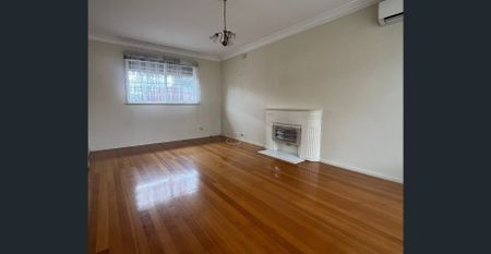 Privacy And Prime Position - Photo 3