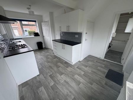 3 bedroom terraced house to rent - Photo 5