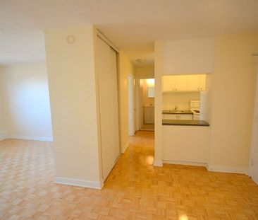 Perfectly Located in Centretown Ottawa - Central AC included in the... - Photo 4