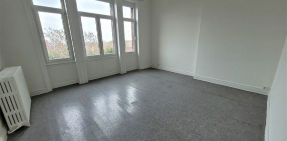 Location Appartement 1 pièce 31m² ROUBAIX 59100 - Photo 2