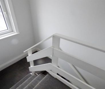 3 bedroom terraced house to rent - Photo 6