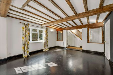 Five bedroom detached Farmhouse set within 125-acre estate in Windlesham - Photo 3