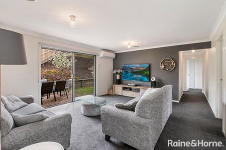 Comfortable and spacious living - Photo 4