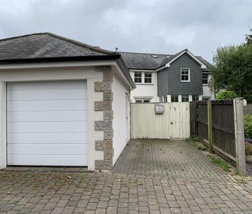 4 bedroom detached house to rent - Photo 2