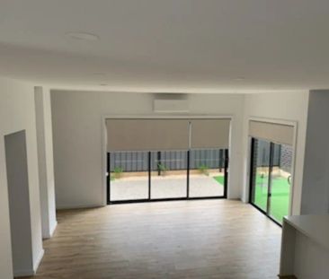 2/118 Daley Street, Glenroy VIC 3046 - Photo 3