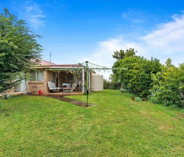 Attractive, Low-set Brick Home in Convenient Location - Photo 5