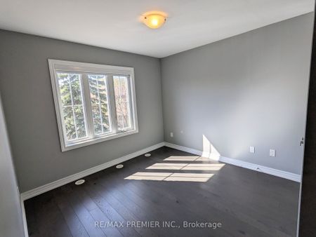 Condo Townhouse For Lease | N8134626 - Photo 3