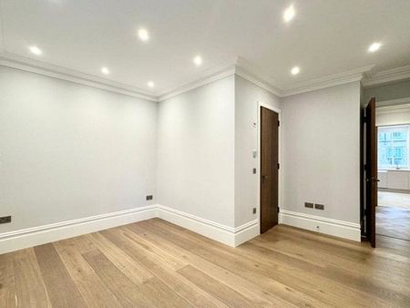 2 bedroom flat with 2 bathrooms in London, W1H - Photo 2