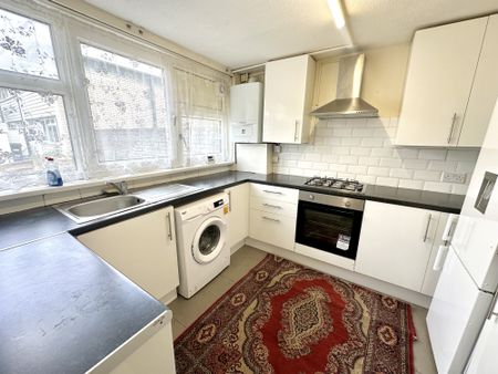 Ferraro Close, Middlesex, TW5 - Photo 4