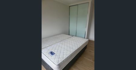 Modern Family Home with 3 Bedrooms & 3 Bathrooms - Photo 5