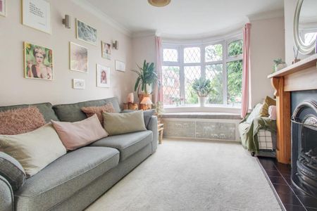 3 bedroom semi-detached house to rent - Photo 2