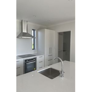 Sanson - 3 Bedrooms - Photo 2