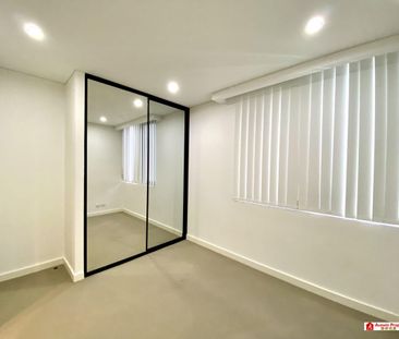 Stunning & Bright Apartment in a Prime Location – Quiet Boutique Co... - Photo 3