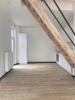 Gerenoveerde woning met 4 slaapkamers en terras - Photo 1