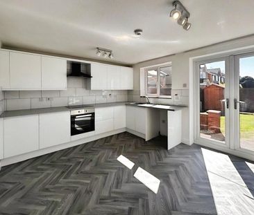 3 bedroom semi-detached house to rent - Photo 3