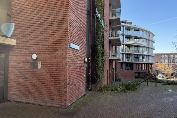 Appartement te huur: Vrouwengelukhof 50 1061 BS Amsterdam - Photo 1