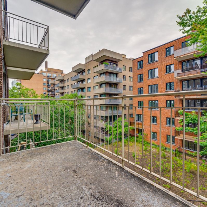 3484 Rue Stanley, #306 - Photo 1