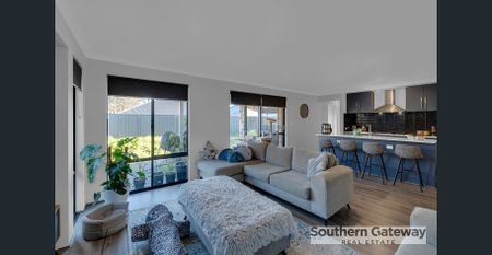 Modern Family Home - Photo 3